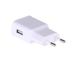Wall charger Akyga AK-CH-11 15W USB-A Quick Charge 3.0 3.6-12V / 1.25-2.4A white